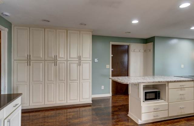 3 Bed 3 Bath Home Near West Beach Gallery 3