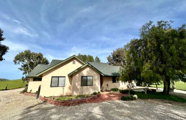 Beautiful 4 Bedroom 3 Bathroom Hilltop Home in San Miguel Available NOW photos photos