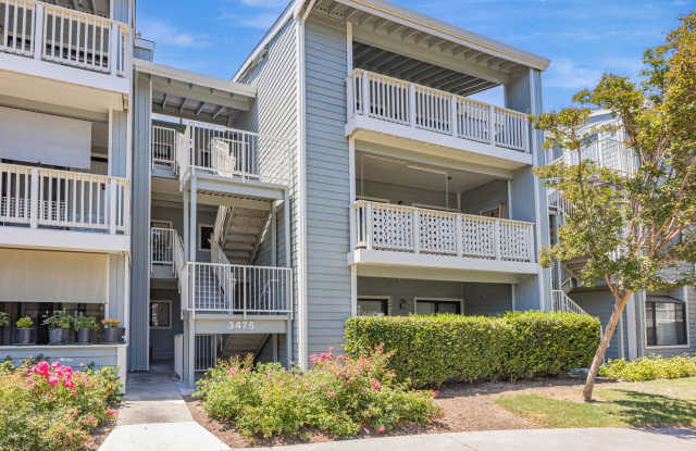 Top-Floor 2BR Condo for Rent – Gated Community, Prime Fremont Location photos photos