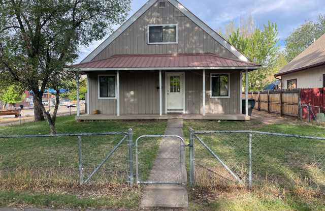 Charming Home Close to Downtown and Schools photos photos