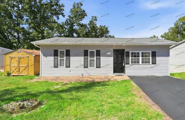4653 Elm Gallery 2