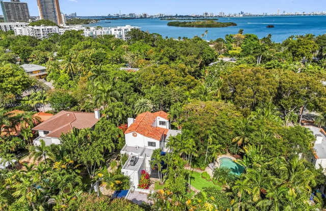 5968 NE 6th Ct Gallery 2