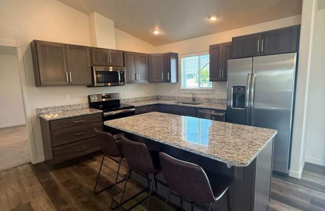 3 Bedroom, 2 Bathroom Single Family Home! Gallery 4