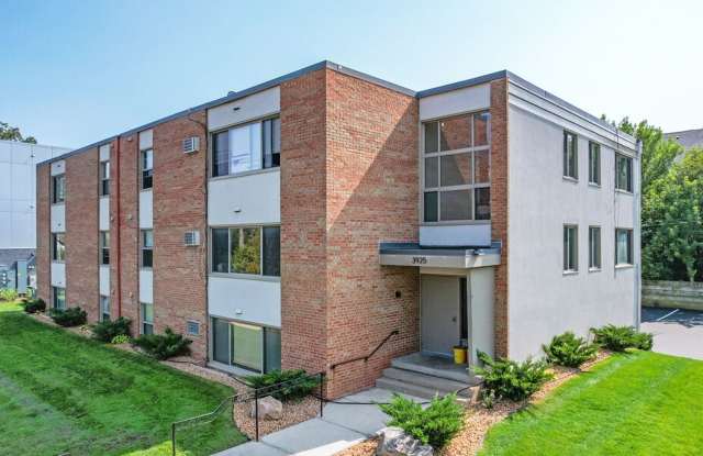 3925 W. 31st St. photos photos