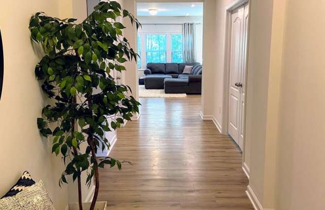Spacious 2bd/2ba Ranch Style home with impressive club amenities located in Ellis Crossing Gallery 4