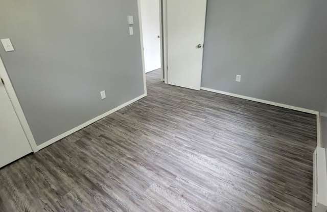 1617 Freedom Rd photos photos