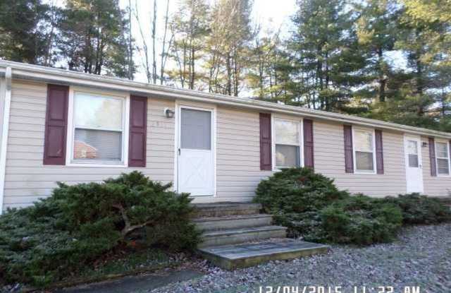2 Bedroom 1 bath Duplex Gallery 3