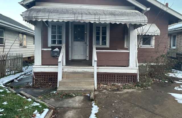 1430 Gross Avenue Northeast photos photos