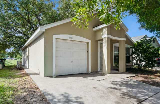 MOVE IN SPECIAL--$300 OFF FIRST MONTH RENT IF YOU MOVE IN BY OCTOBER 1! Gallery 3