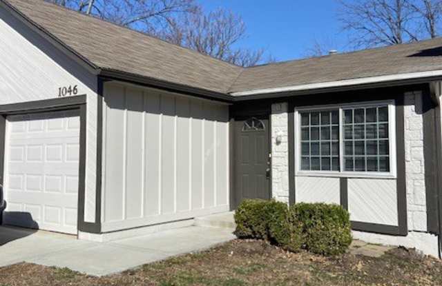1046 East Huntington Circle - 1046 East Huntington Circle, Olathe, KS 66061