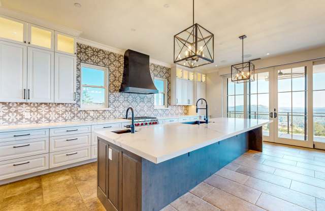 Stunning 5 bedroom 7 bath Fountaingrove Luxury home with a 3 car garage and breathtaking views! photos photos