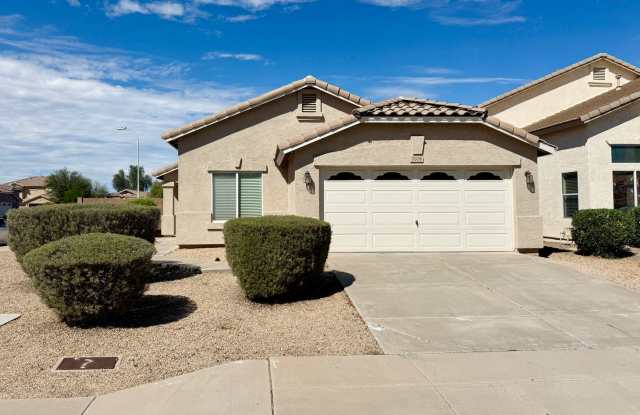 Single Level 3 Bedroom + office/Den Home In Phoenix! Clean  Move In Ready photos photos