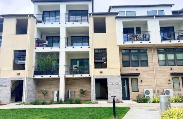 250 Waters Park CIR photos photos