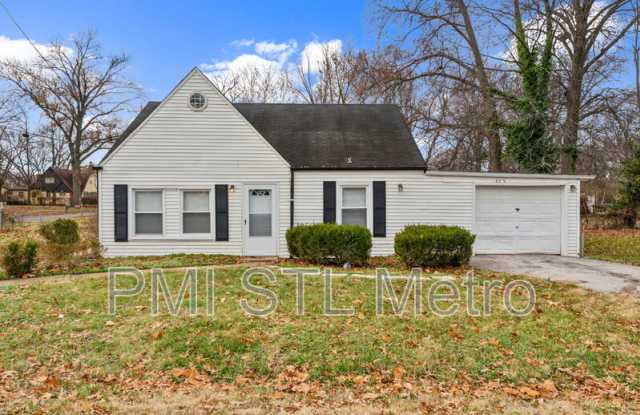 872 Valencia Ave photos photos