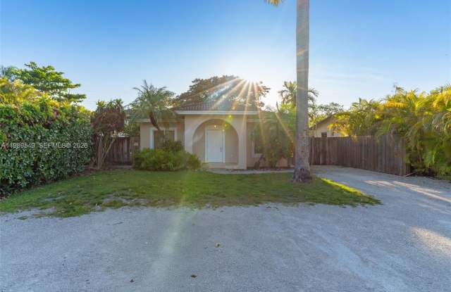 7048 SW 83rd Ct photos photos