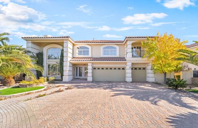 Luxury Living in Guard-Gated Royal Highlands! Gallery 3