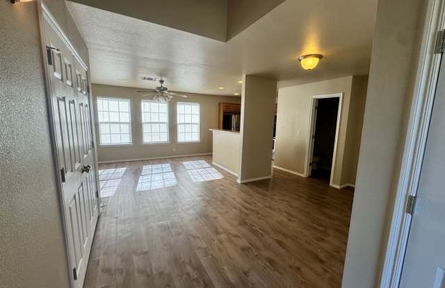 2bd 2ba townhome adorable and clean!!! Gallery 1
