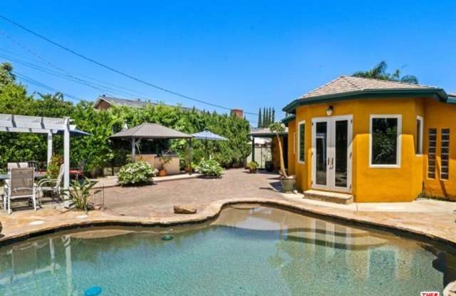 14552 Hesby St Gallery 2