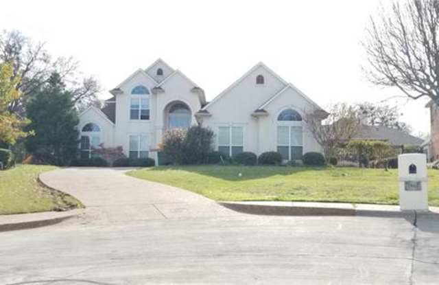 2802 Fountain View Boulevard - 2802 Fountain View Boulevard, Cedar Hill, TX 75104