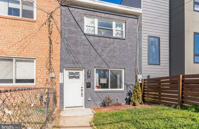 2511 WEST Street SE photos photos