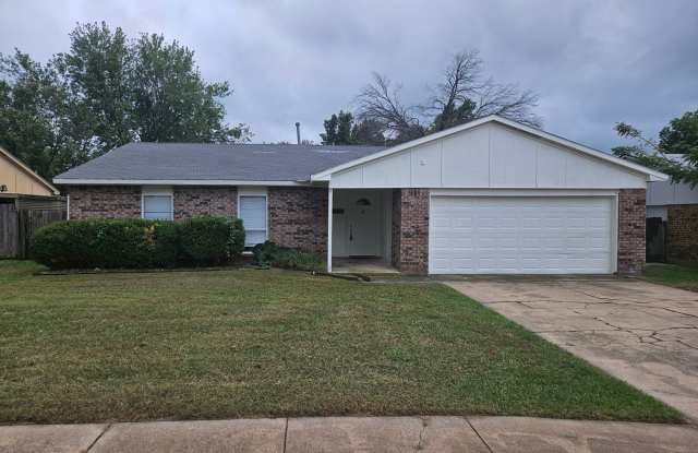 (3) Bed/(2) Bath Pets Negotiable Avail NOW! - 2120 Meridian Drive, Norman, OK 73071