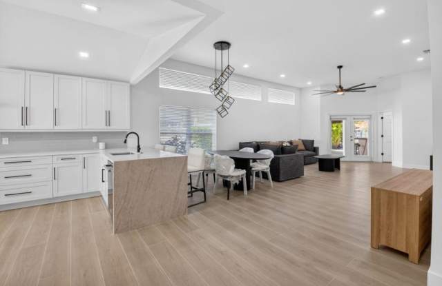 1095 Anchor Point photos photos