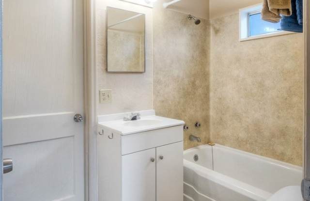113 W Main Gallery 3