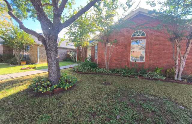 Beautiful and Spacious 3 bedroom, 2 bath home in Twin Oaks, AVAILABLE SOON! Gallery 4