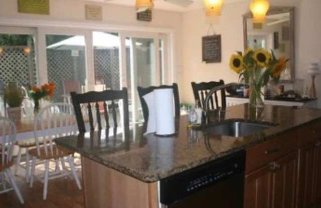 201 Cottage Gallery 4