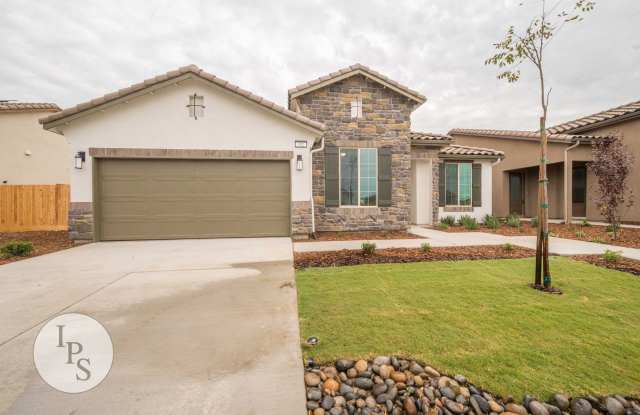 2022 South/East Fresno Home, 4BR/2BA - Lots of Amenities! Gallery 3