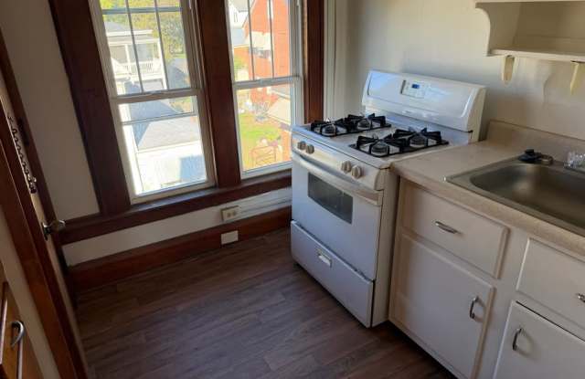 123 North Chestnut Street - 3 - 123 North Chestnut Street, Clarksburg, WV 26301 123 North Chestnut Street - 3 - 123 North Chestnut Street, Clarksburg, WV 26301