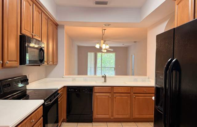 2/2 in the gated Community of the Verandas at North Shore Golf Club Gallery 3