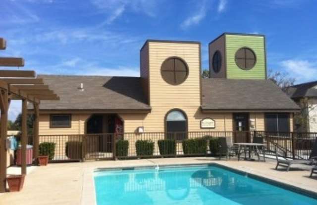 Hill Country Apartments Gallery 3