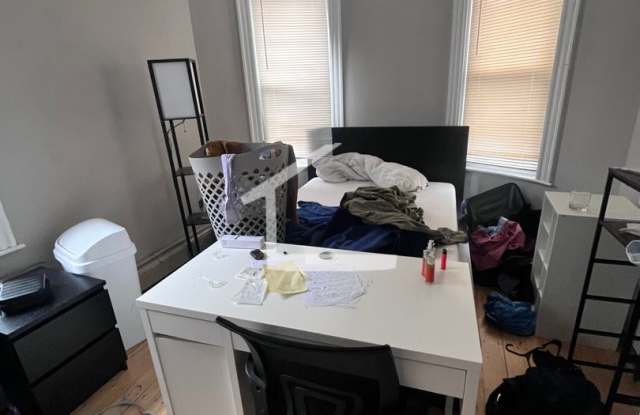 5 Bed 2 Bath on Cherokee Gallery 3
