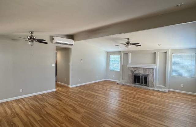 BEAUTIFUL 3 BED/2 BATH HOME WITH POOL photos photos
