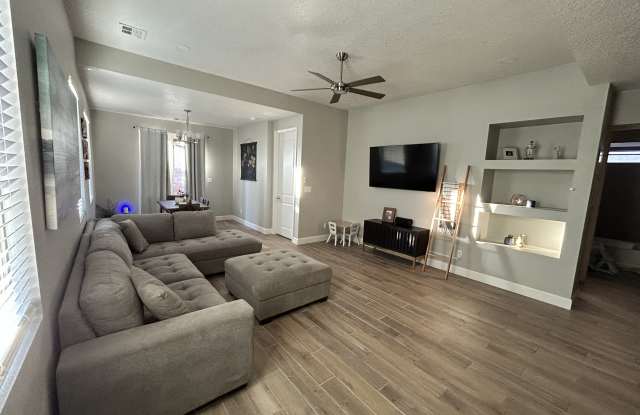 4313 Lauren Loop Northeast photos photos