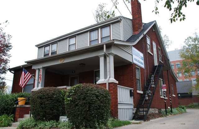 6 BR house on UK campus - FALL 2026-2027 - 127 Gazette Avenue, Lexington, KY 40508