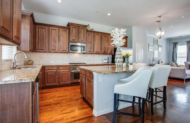 6467 Las Colinas Boulevard Gallery 3