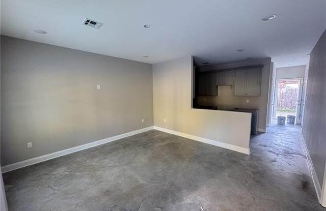 500 HANEY Lane Gallery 2