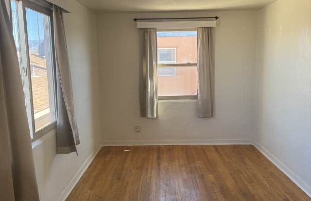 4404 Lomas Blvd Ne photos photos