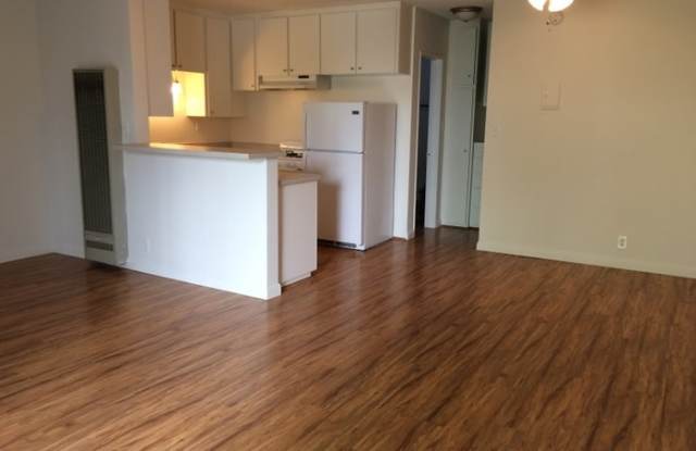 11915 Kiowa Avenue Gallery 2