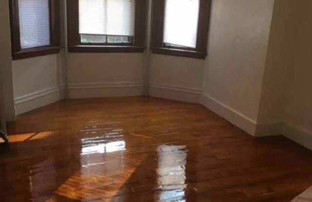 Great Allston 3-bed with Washer/Dryer and Private Deck! photos photos