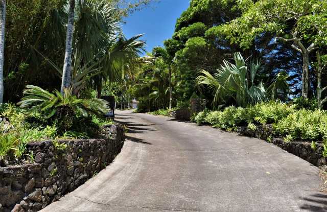 Home Located in Cliffs at Kahakuloa photos photos