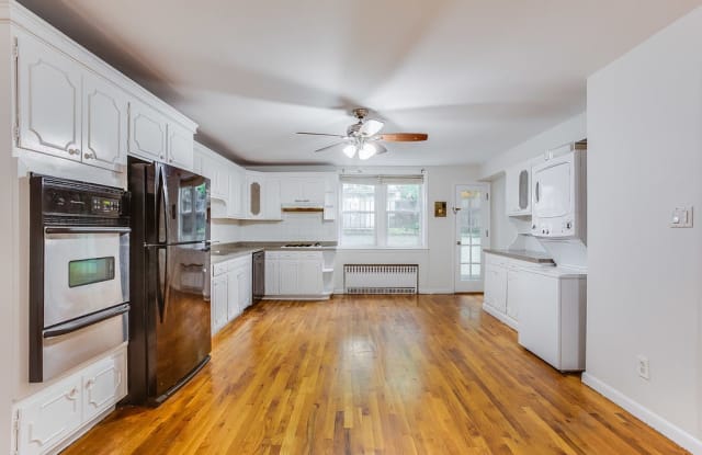 1214 BLOOMFIELD ST - 1214 Bloomfield Street, Hoboken, NJ 07030