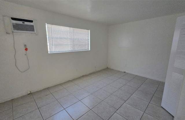 16951 Northeast 18th Avenue Gallery 4