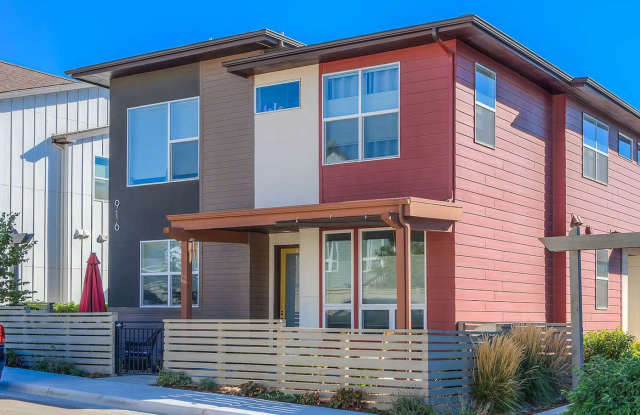 Modern Townhouse in Can't Beat Location - Available 8/1 photos photos