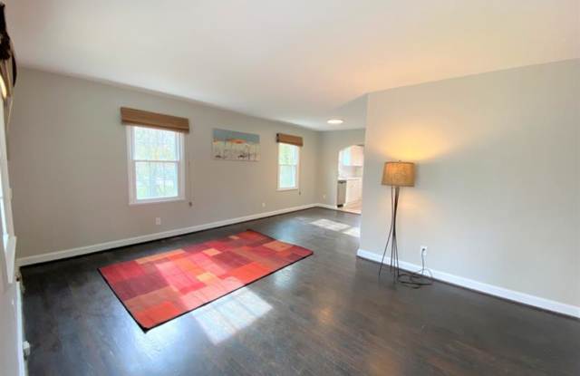 691 Clifton Road SE Gallery 4