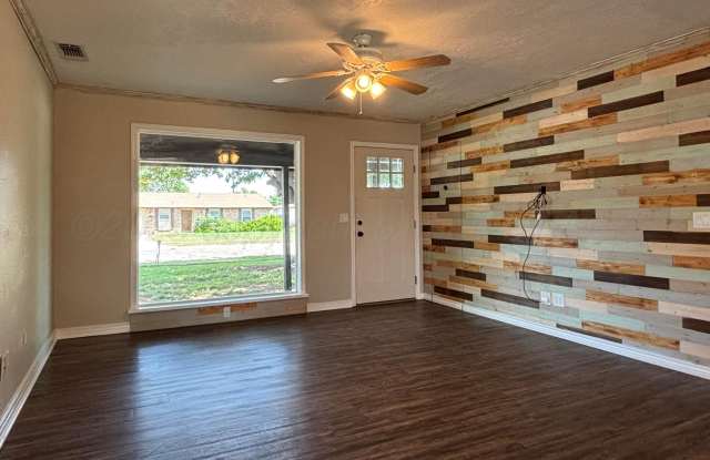 5102 BENTON Drive Gallery 2