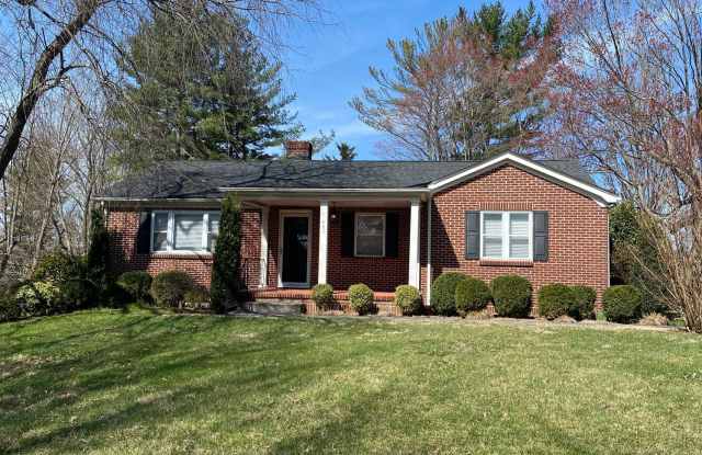 Brick Cottage Close to Downtown and Blacksburg Golf Course photos photos