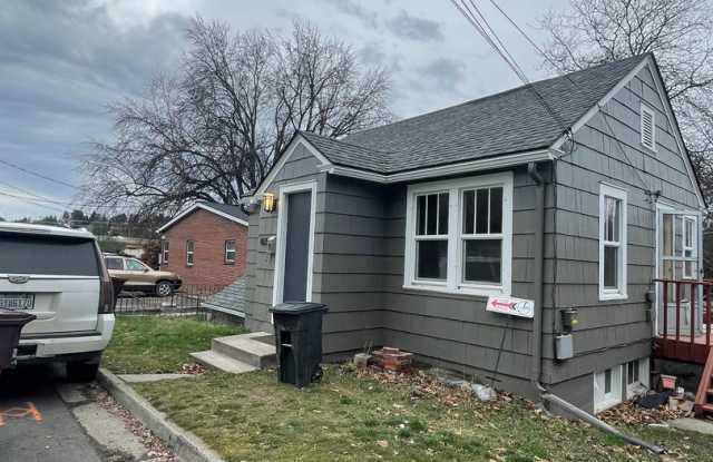 1 Bedroom, 1 Bathroom located in Reaney Park! photos photos